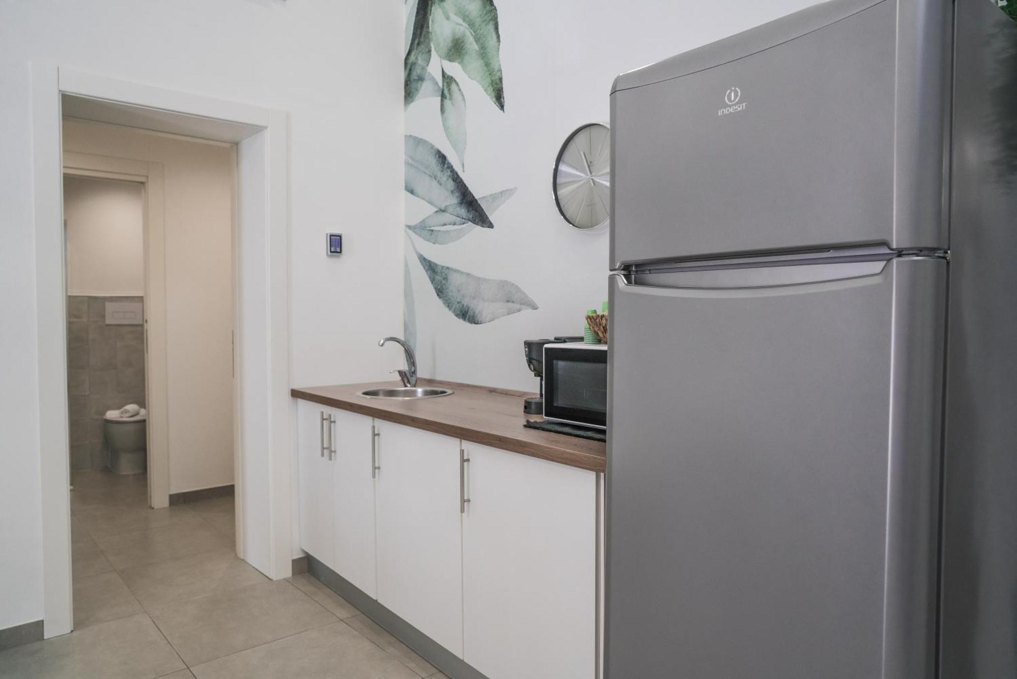 Casa Azzurra Rooms E Apartment Теразини Екстериор снимка