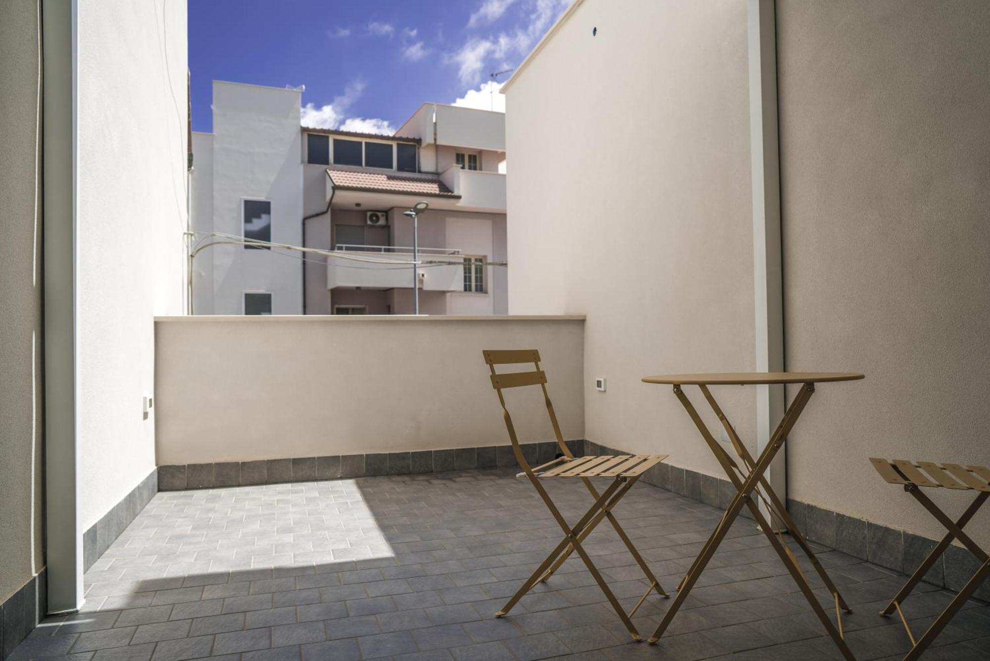 Casa Azzurra Rooms E Apartment Теразини Екстериор снимка